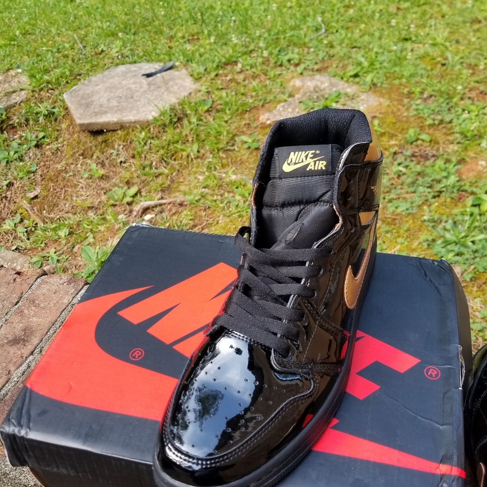 Jordan 1 Metallica Gold